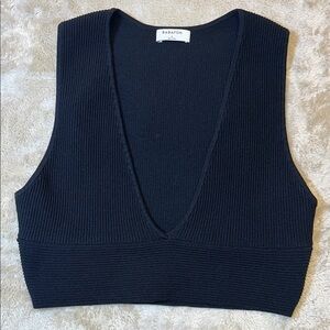 Babaton Black Ribbed Sleeveless Crop Tank